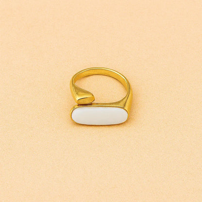 Bague Ella – Pierre ovale blanche