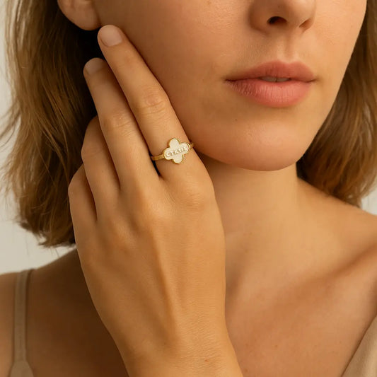 Bague Trèfle Éclat – dorée & cristaux blancs