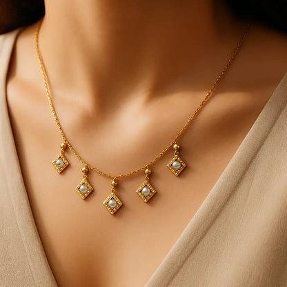 Collier Bali – Doré, cristaux blancs - Harmony & Senteur