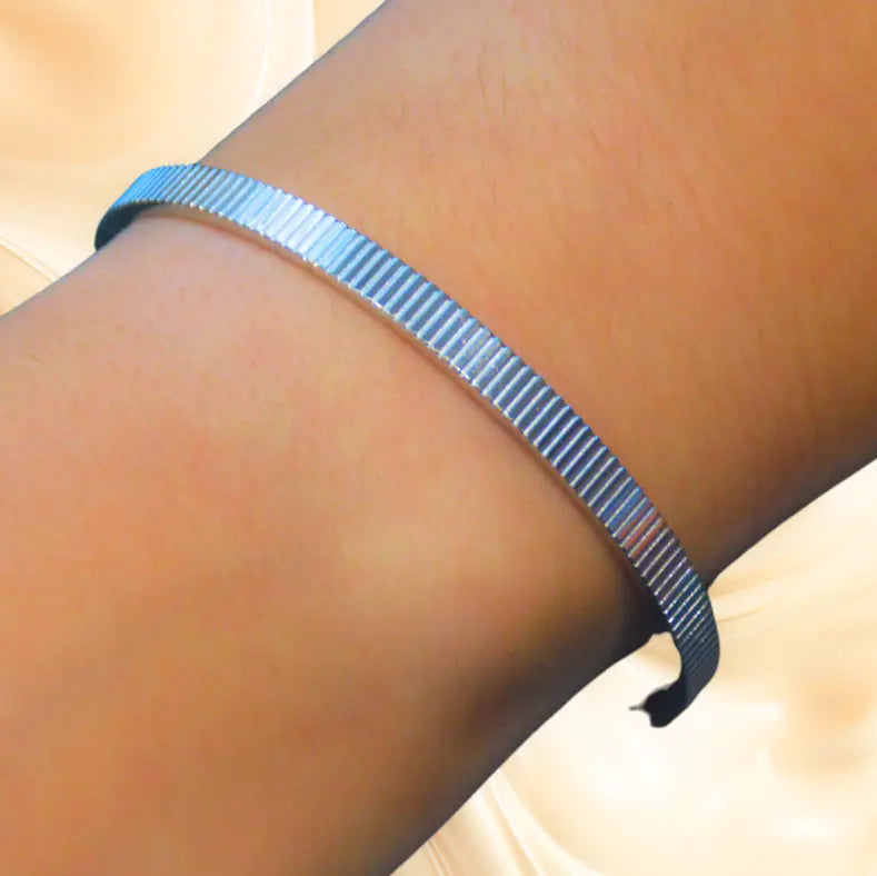 Bracelet Mila – Jonc argenté rainuré minimaliste - Harmony & Senteur