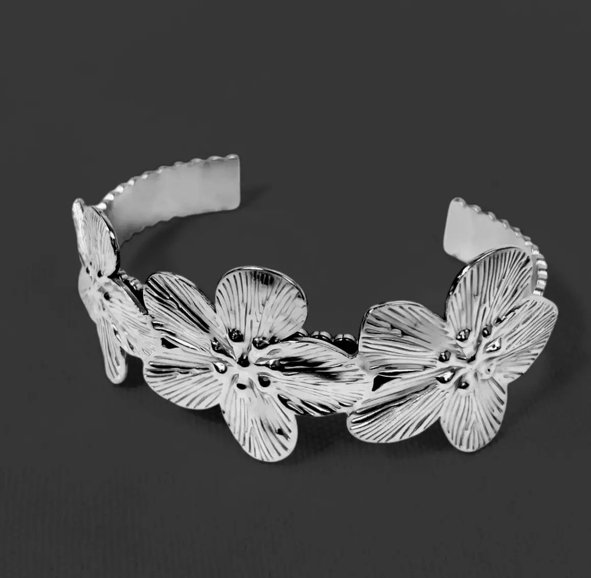 Bracelet Fleur Éternelle – doré, fleurs sculptées - Harmony & Senteur